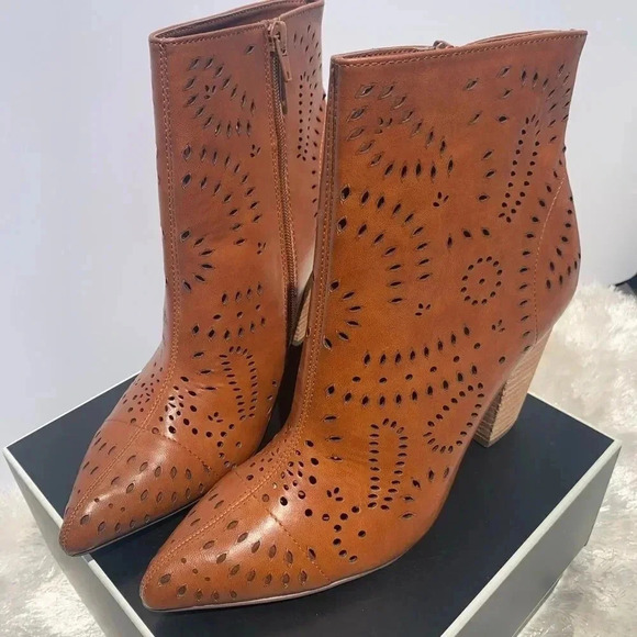 Carlos Santana Dark Tan Bootie - Picture 4 of 7